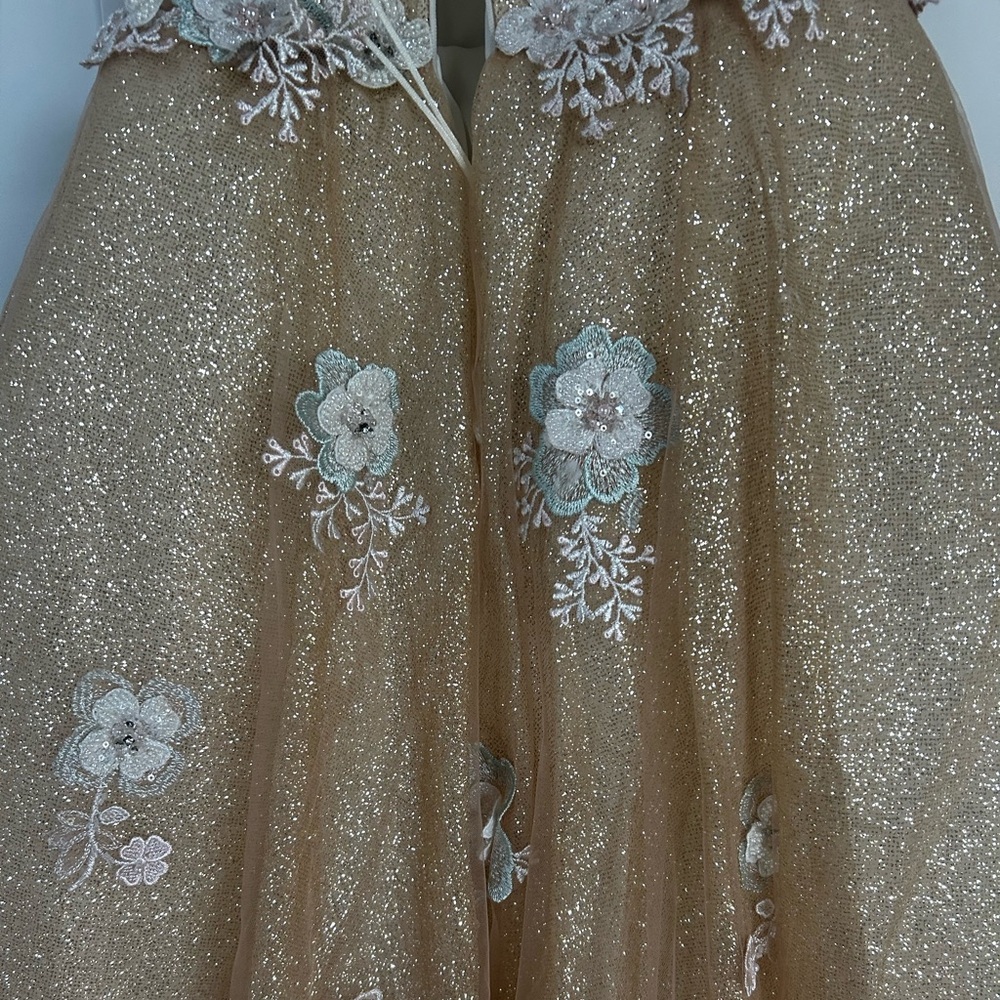 Kingdom boutique girls dress size 30 (ages 5-8)